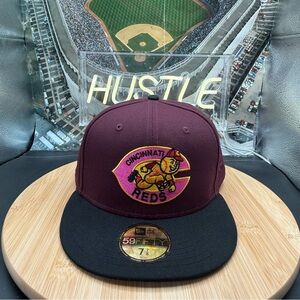 New Era MLB Cincinnati Reds Mr Red Baseball Maroon/Black Fitted Sz 7 7/8